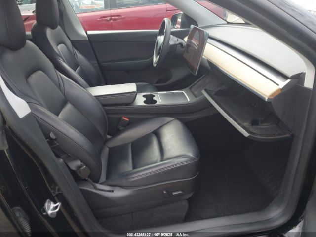 2021 TESLA MODEL Y 5YJYGAEE8MF218784 Photo 4