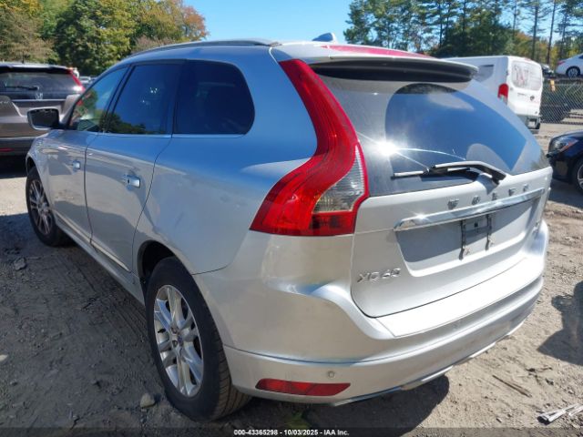 2016 VOLVO XC60 YV4612RK5G2831142 Photo 2