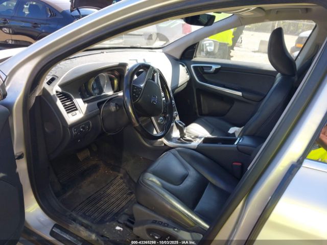 2016 VOLVO XC60 YV4612RK5G2831142 Photo 4