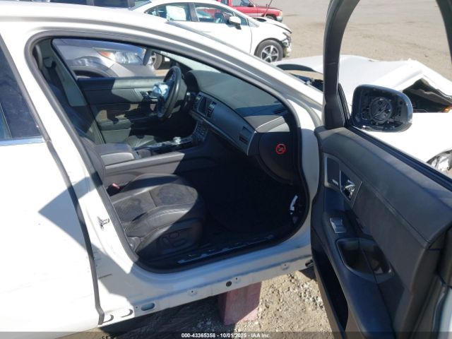 2010 JAGUAR XF SAJWA0JC4AMR49529 Photo 4