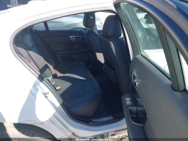 2010 JAGUAR XF SAJWA0JC4AMR49529 Photo 7