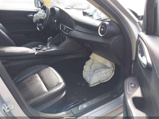 2017 ALFA ROMEO GIULIA ZARFAEDN8H7527836 Photo 4