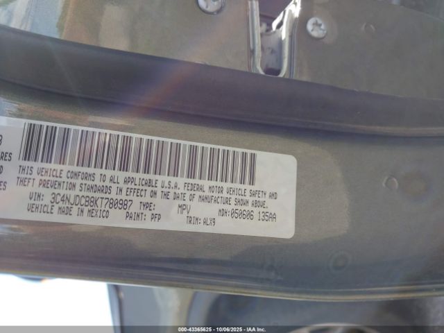 2019 JEEP COMPASS 3C4NJDCB8KT780987 Photo 8