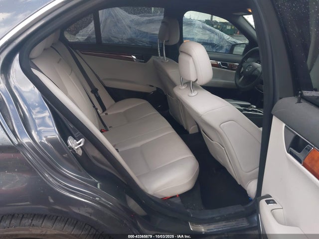 43365879 :رقم المزاد ، WDDGF8BB7AR131259 vin ، 2010 Mercedes-benz C 300 Luxury 4matic/sport 4matic مزاد بيع