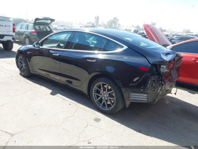 2019 TESLA MODEL 3 5YJ3E1EA5KF395822 Photo 2