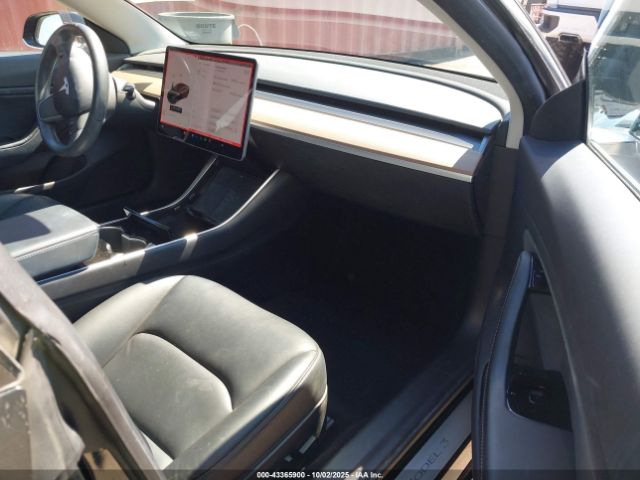 2019 TESLA MODEL 3 5YJ3E1EA5KF395822 Photo 4