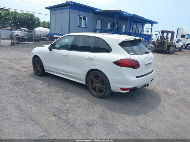 2013 PORSCHE CAYENNE WP1AD2A20DLA71335 Photo 2