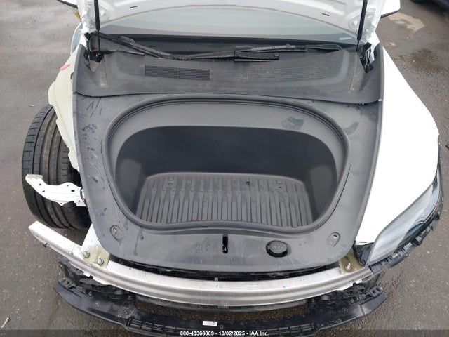 2025 TESLA MODEL 3 5YJ3E1ET9SF952197 Photo 9