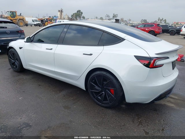 2025 TESLA MODEL 3 5YJ3E1ET9SF952197 Photo 2