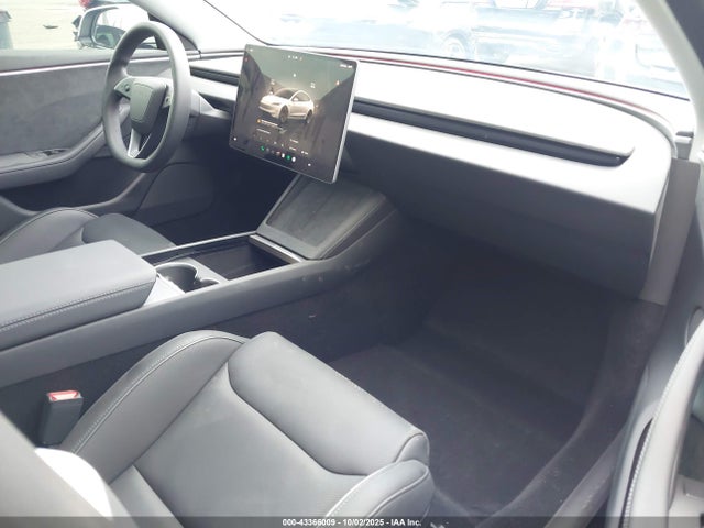 2025 TESLA MODEL 3 5YJ3E1ET9SF952197 Photo 4