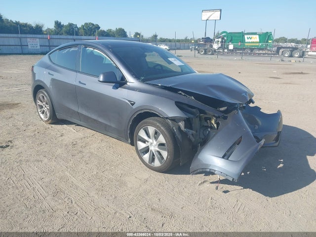 2023 TESLA MODEL Y 7SAYGDEE0PF609629 Photo 0