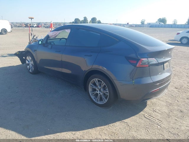 2023 TESLA MODEL Y 7SAYGDEE0PF609629 Photo 2