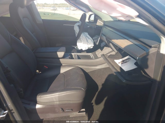2023 TESLA MODEL Y 7SAYGDEE0PF609629 Photo 4