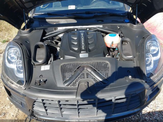 2017 PORSCHE MACAN WP1AB2A54HLB13852 Photo 9
