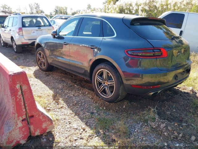 2017 PORSCHE MACAN WP1AB2A54HLB13852 Photo 2