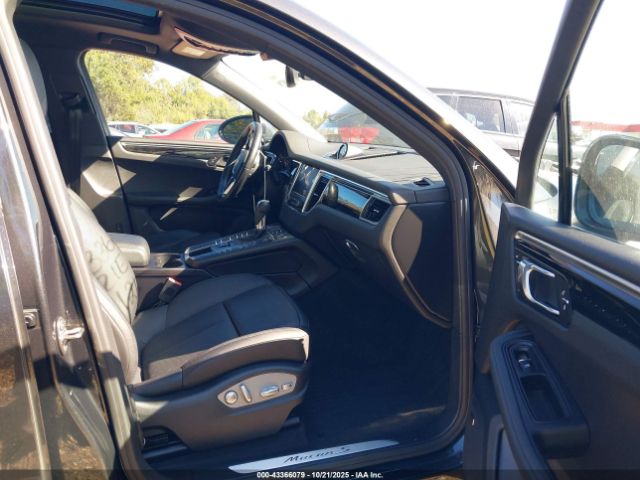 2017 PORSCHE MACAN WP1AB2A54HLB13852 Photo 4