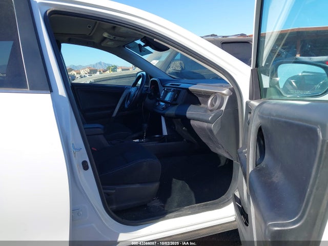 Toyota 2ar-fe 2018 2T3RFREV3JW809665 Image 5