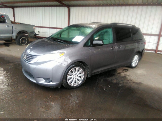 Toyota 2gr-fks 2015 5TDJK3DC7FS098132 Image 2