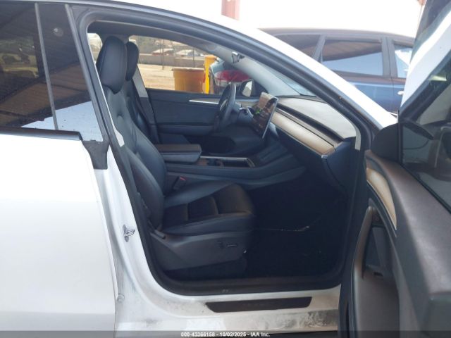 2022 TESLA MODEL Y 7SAYGDEE8NA012383 Photo 4