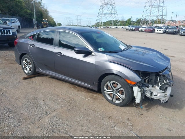2018 2HGFC2F58JH502317 main image