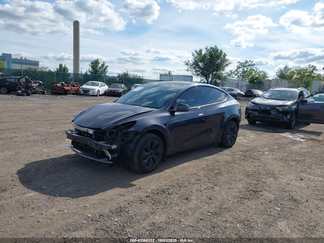 2024 Tesla Model Y Long Range Dual Motor All-wheel Drive მანქანა იყიდება აუქციონზე, vin: 7SAYGDEE0RF197151, აუქციონის ნომერი: 43366332
