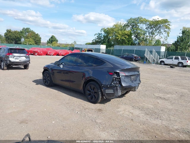 2024 Tesla Model Y Long Range Dual Motor All-wheel Drive მანქანა იყიდება აუქციონზე, vin: 7SAYGDEE0RF197151, აუქციონის ნომერი: 43366332
