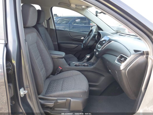 2GNAXUEV2N6154050 Chevrolet Equinox Awd Lt
