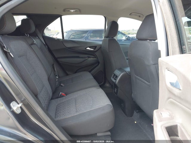 2GNAXUEV2N6154050 Chevrolet Equinox Awd Lt