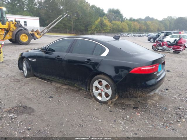 2017 JAGUAR XE SAJAR4BG1HA975853 Photo 2