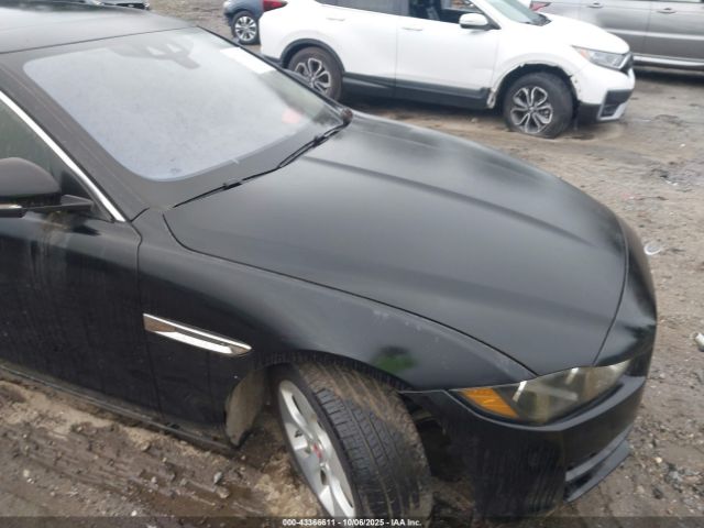 2017 JAGUAR XE SAJAR4BG1HA975853 Photo 5