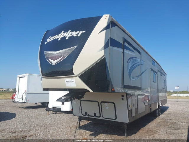 4X4FSAN20KJ038193 Forest River Sandpiper 372lok 5th Whl Travel Trailer