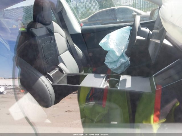 2026 TESLA MODEL Y 7SAYGDEE4TF332834 Photo 4