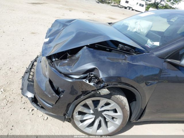 2026 TESLA MODEL Y 7SAYGDEE4TF332834 Photo 5