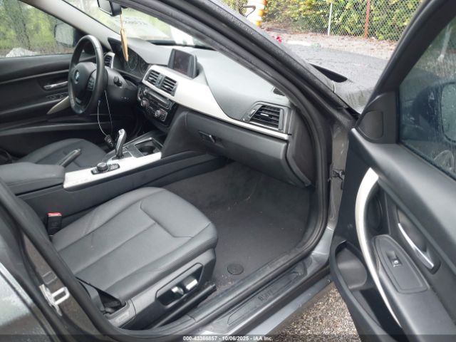 2018 BMW 320I WBA8E1G54JNU93467 Photo 4