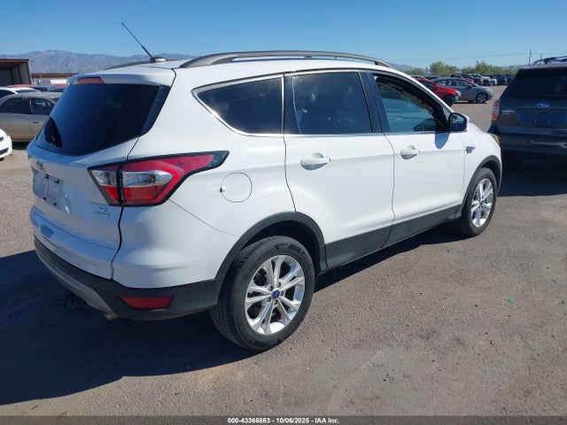 Ford Escape 2017 1FMCU0G9XHUC80435 Image 4