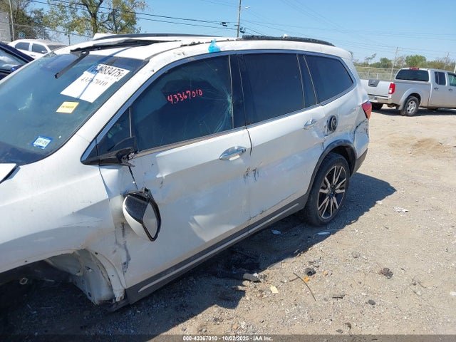 Продажа на аукционе авто 2021 Honda Pilot 2wd Touring 7 Passenger, vin: 5FNYF5H62MB011807, номер лота: 43367010