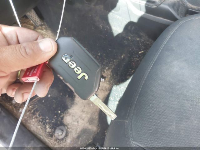 2022 JEEP WRANGLER 1C4GJXAG2NW200835 Photo 10