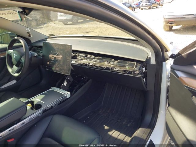 2022 TESLA MODEL 3 5YJ3E1EB6NF318647 Photo 4