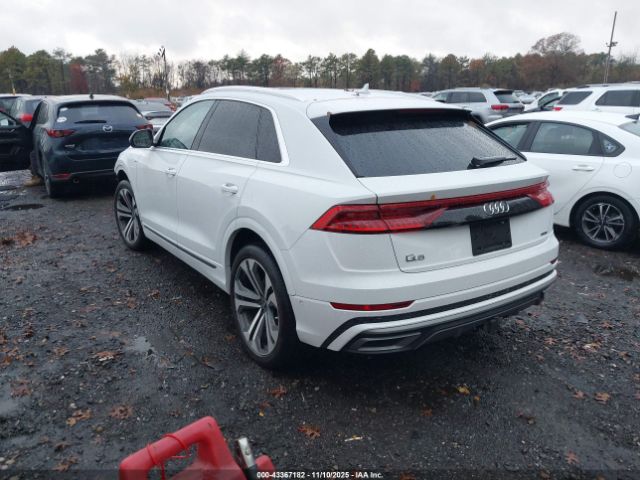 2021 AUDI Q8 WA1EVAF10MD016740 Photo 2