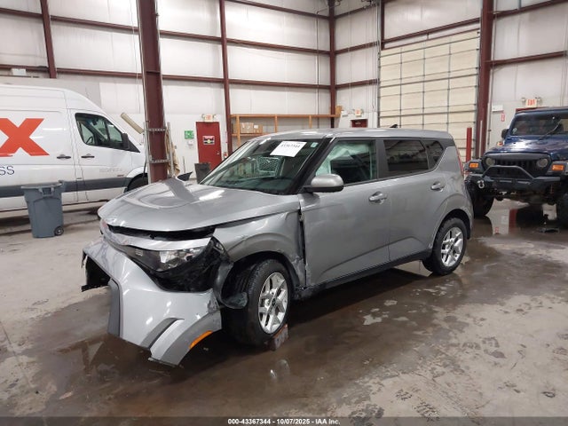 KIA SOUL LX 2023 KNDJ23AU4P7862740 Image 2