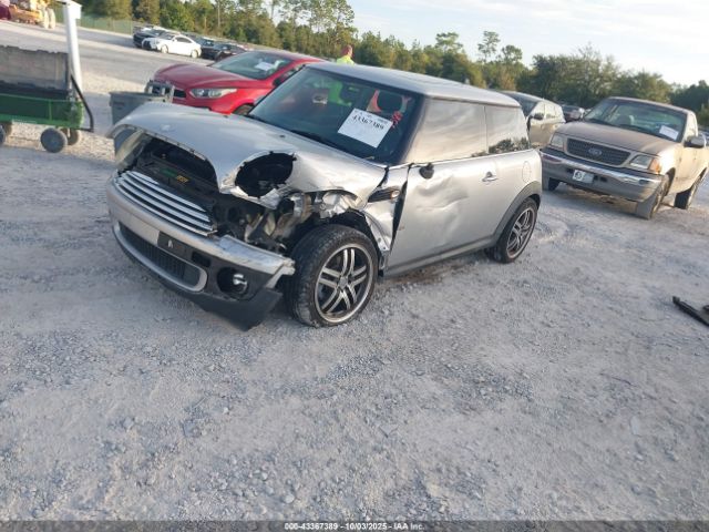 2008 MINI COOPER WMWMF33588TT59838 Photo 1