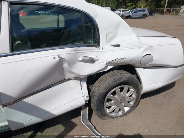 2009 LINCOLN TOWN CAR 2LNHM82V09X633512 Photo 5