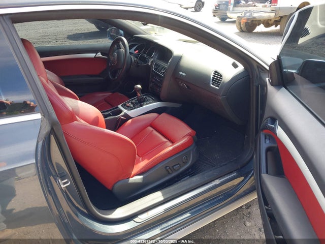 2011 AUDI S5 WAUGVAFR8BA074692 Photo 4