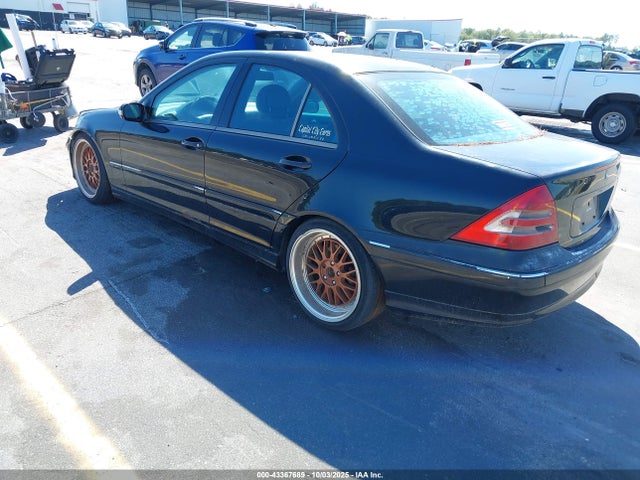 2003 MERCEDES-BENZ C-CLASS WDBRF40JX3F434447 Photo 2
