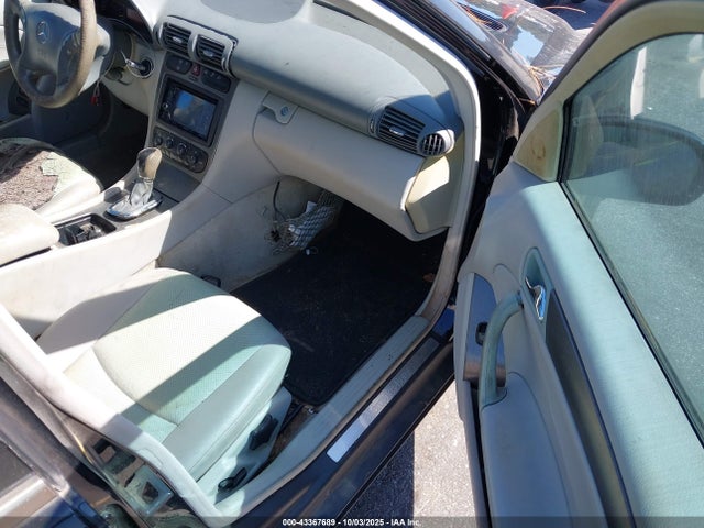2003 MERCEDES-BENZ C-CLASS WDBRF40JX3F434447 Photo 4