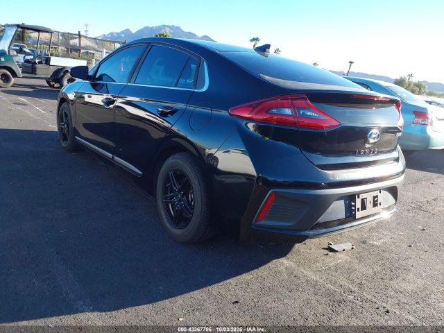 2017 HYUNDAI IONIQ HYBRID KMHC75LC4HU024667 Photo 2
