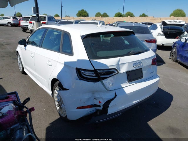 Audi 2016 2016 WAUUPBFF4GA113603 Image 14