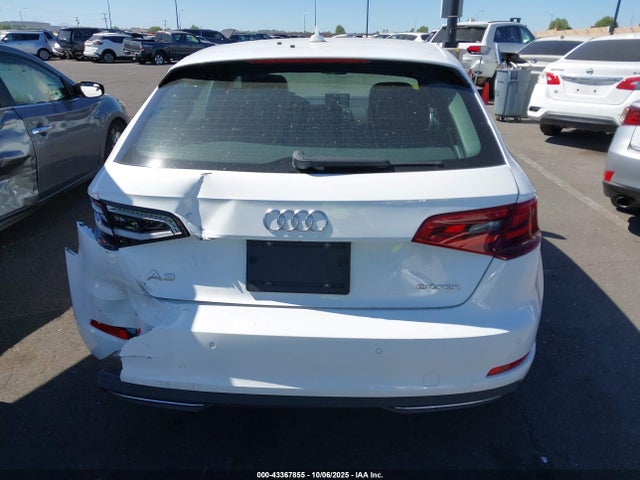 Audi 2016 2016 WAUUPBFF4GA113603 Image 16