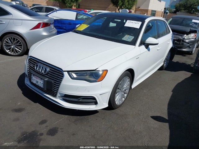 Audi 2016 2016 WAUUPBFF4GA113603 Image 2