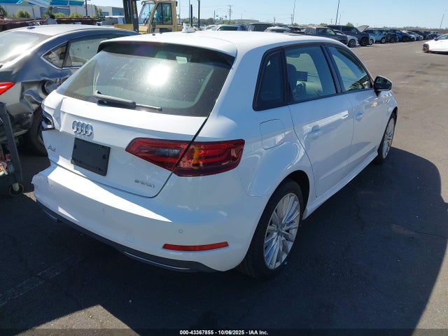 Audi 2016 2016 WAUUPBFF4GA113603 Image 4